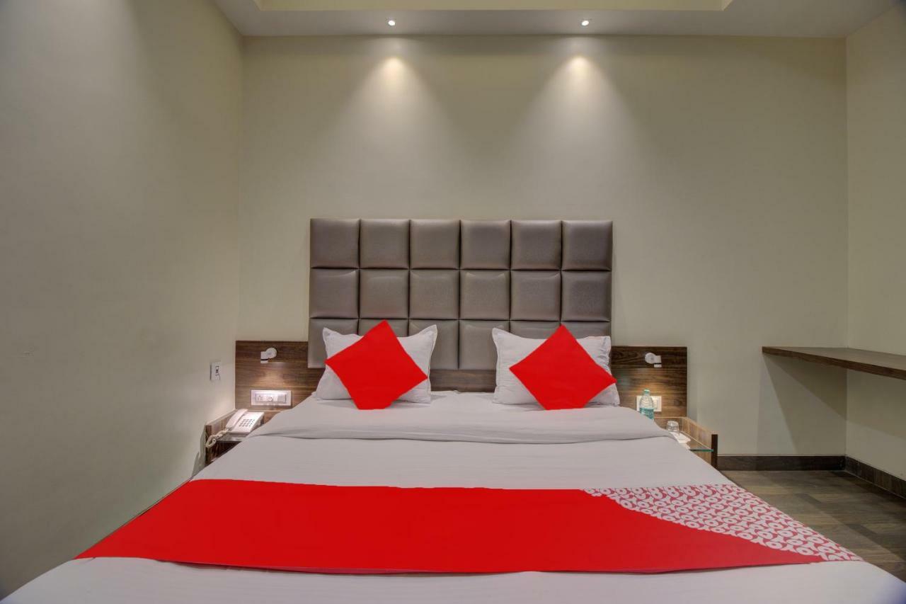 Oyo 35844 Hotel Lotus Residency Sangli Exterior photo